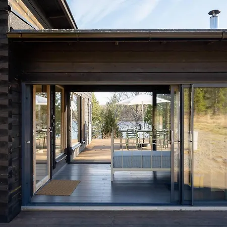 Remote Lakeside Moekki | Wood Sauna & Forest Views *