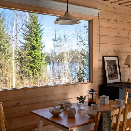 Remote Lakeside Moekki | Wood Sauna & Forest Views * Padasjoki