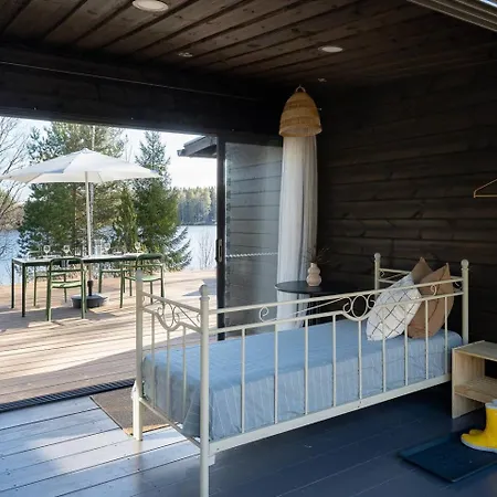Remote Lakeside Moekki | Wood Sauna & Forest Views *