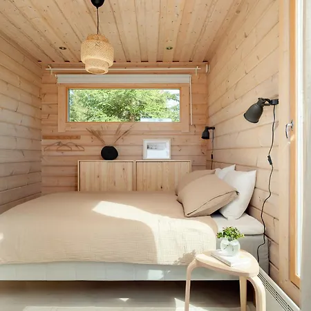Remote Lakeside Moekki | Wood Sauna & Forest Views * Padasjoki